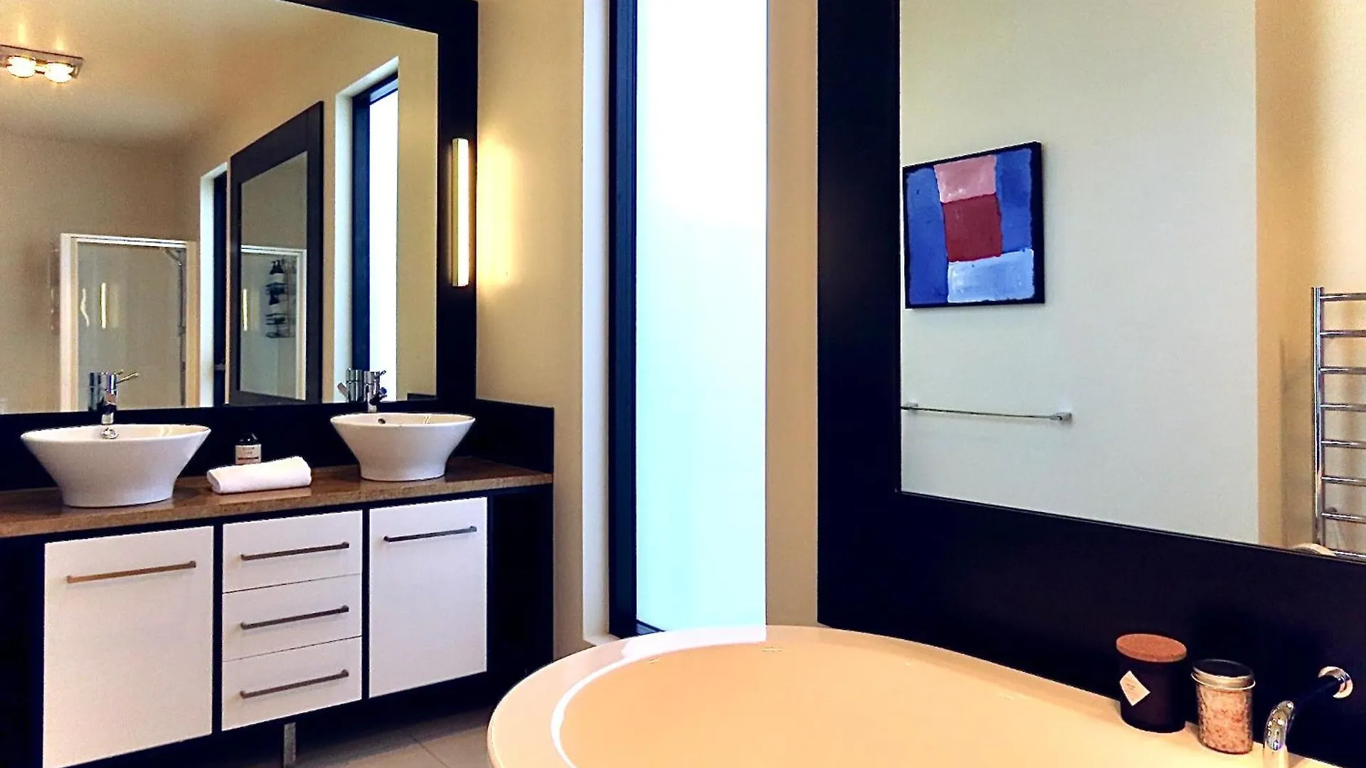 Inner City Executive Living Hobart 0*,